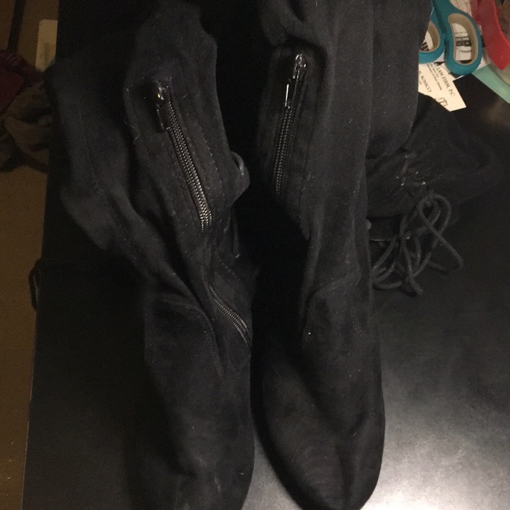 USED Shiekh Knee-High Suede Black Boots, size 8